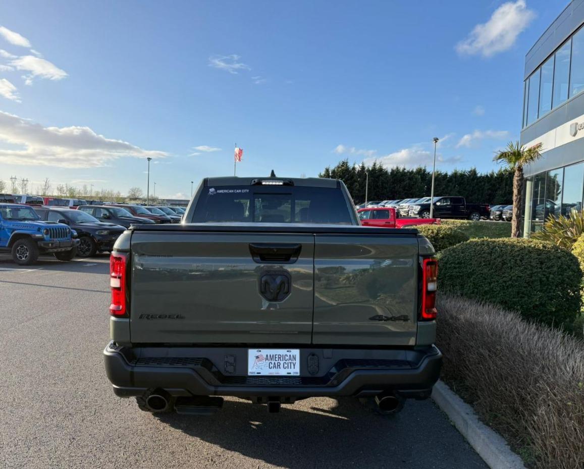 DODGE RAM 1500 CREW CAB REBEL AIR HAYON MULTI