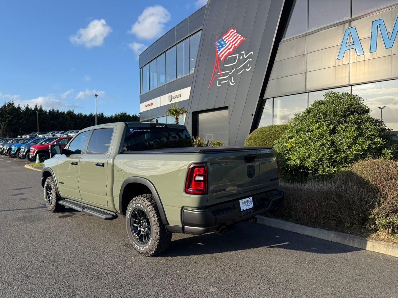 DODGE RAM 1500 CREW CAB REBEL AIR HAYON MULTI