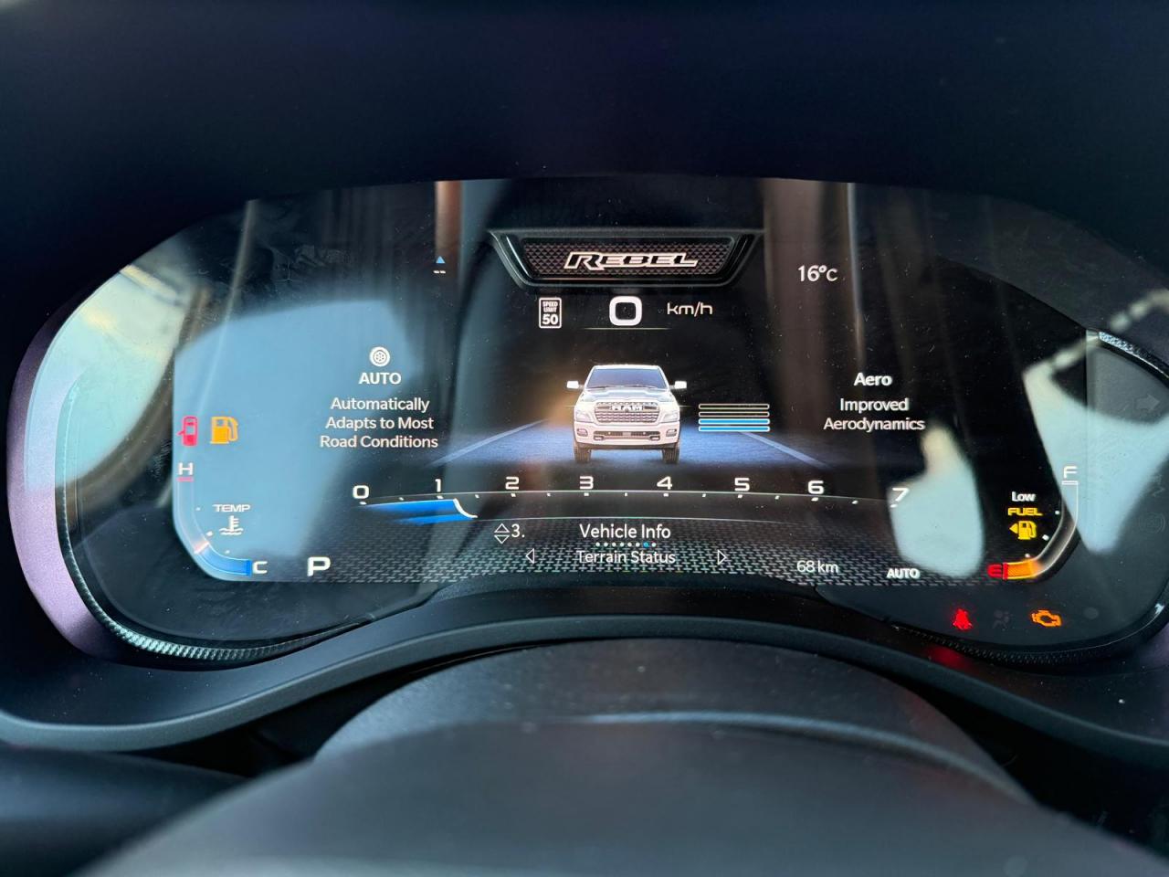 DODGE RAM 1500 CREW CAB REBEL AIR HAYON MULTI