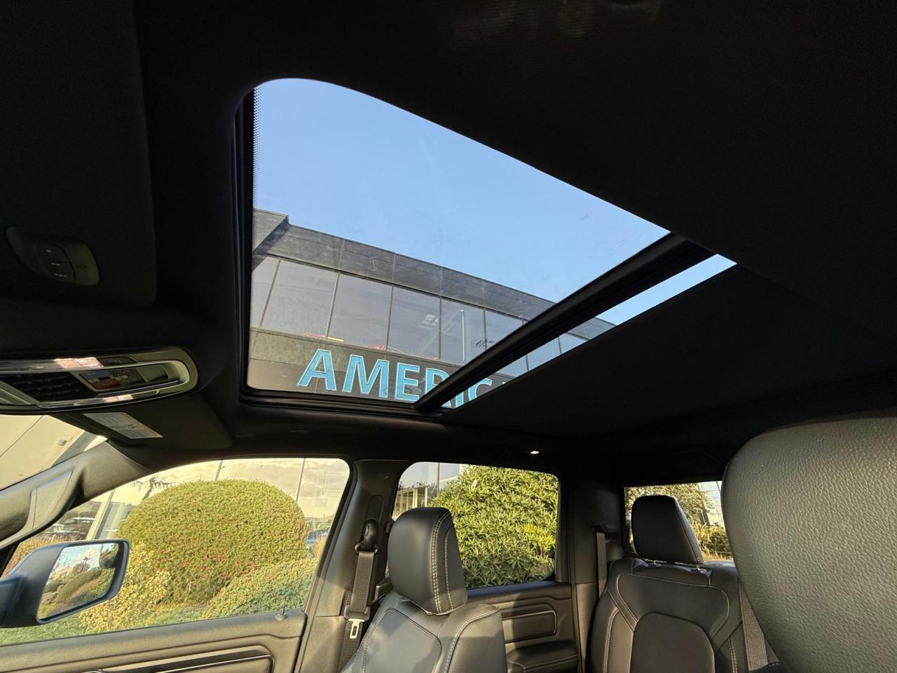 DODGE RAM 1500 CREW CAB REBEL AIR HAYON MULTI