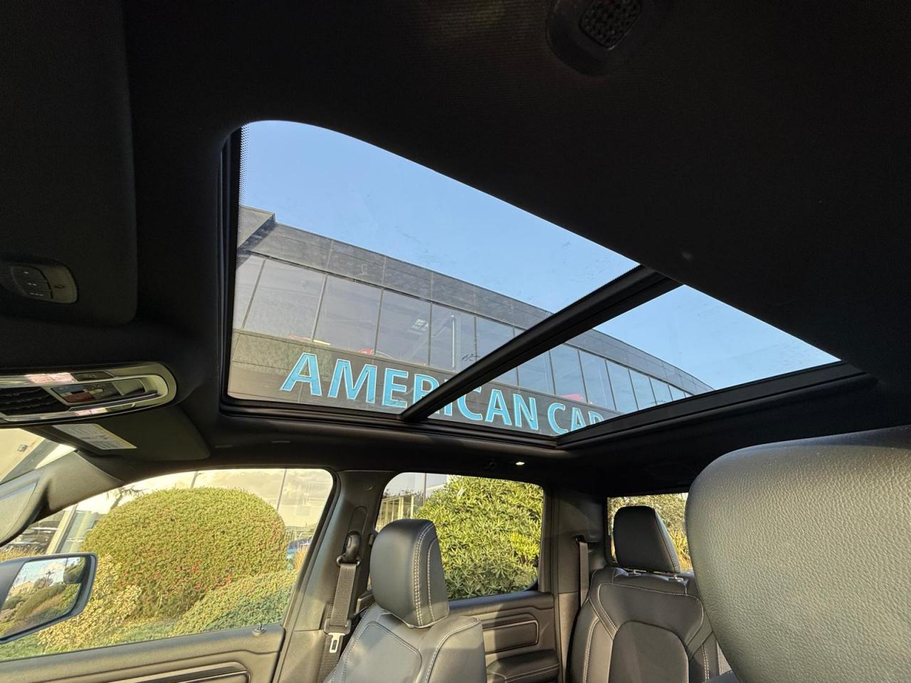 DODGE RAM 1500 CREW CAB REBEL AIR HAYON MULTI