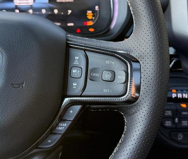 DODGE RAM 1500 CREW CAB REBEL AIR HAYON MULTI