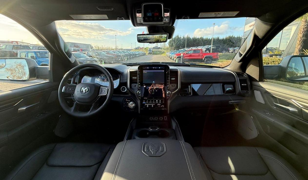 DODGE RAM 1500 CREW CAB REBEL AIR HAYON MULTI