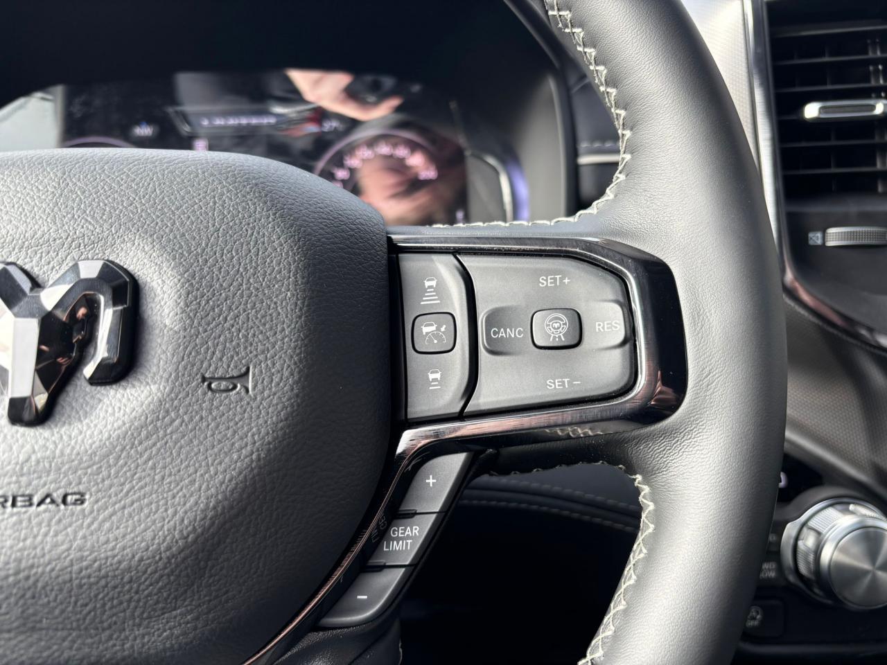 DODGE RAM 1500 CREW LIMITED NIGHT EDITION AIR RAMBOX