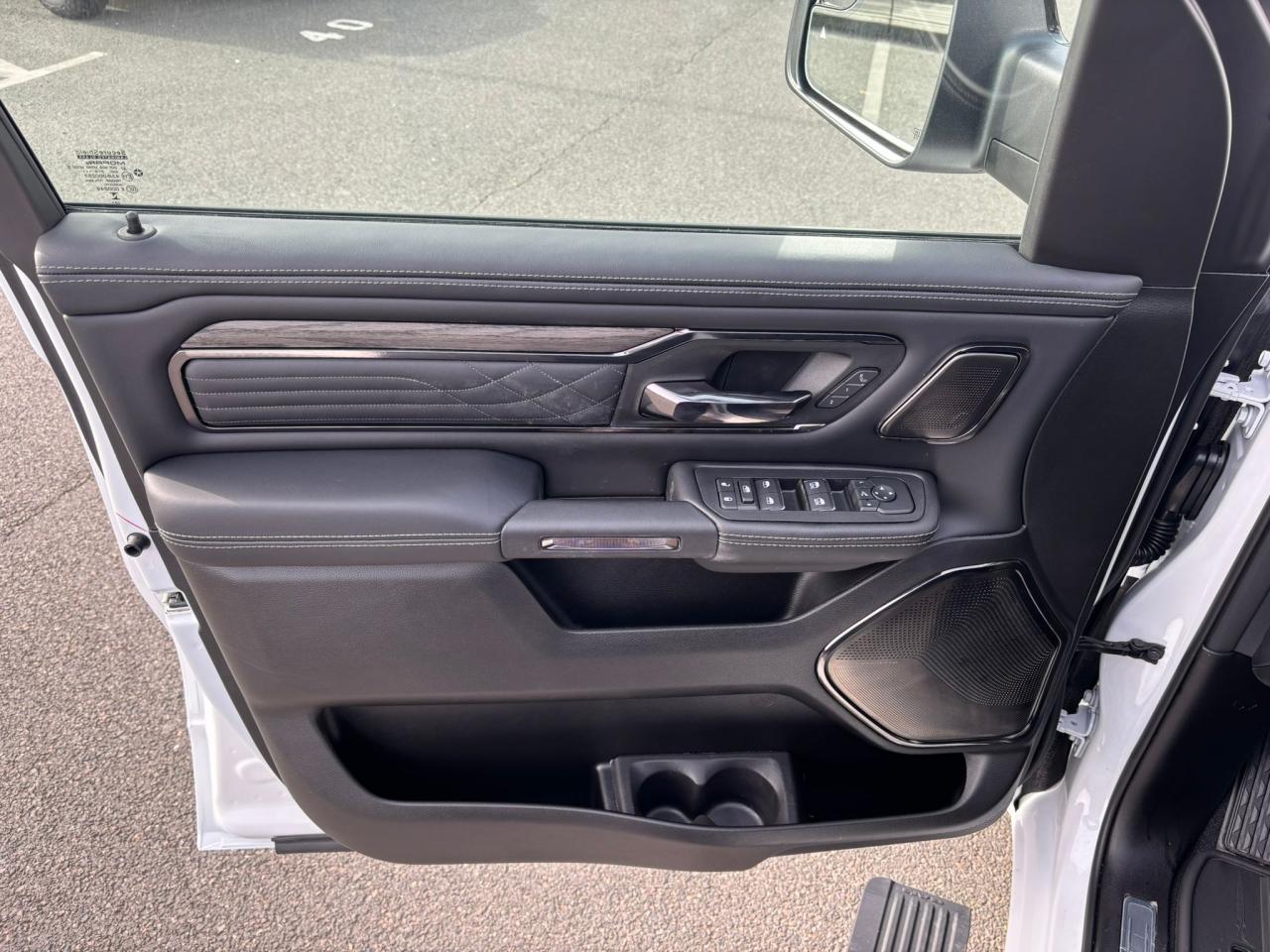 DODGE RAM 1500 CREW LIMITED NIGHT EDITION AIR RAMBOX