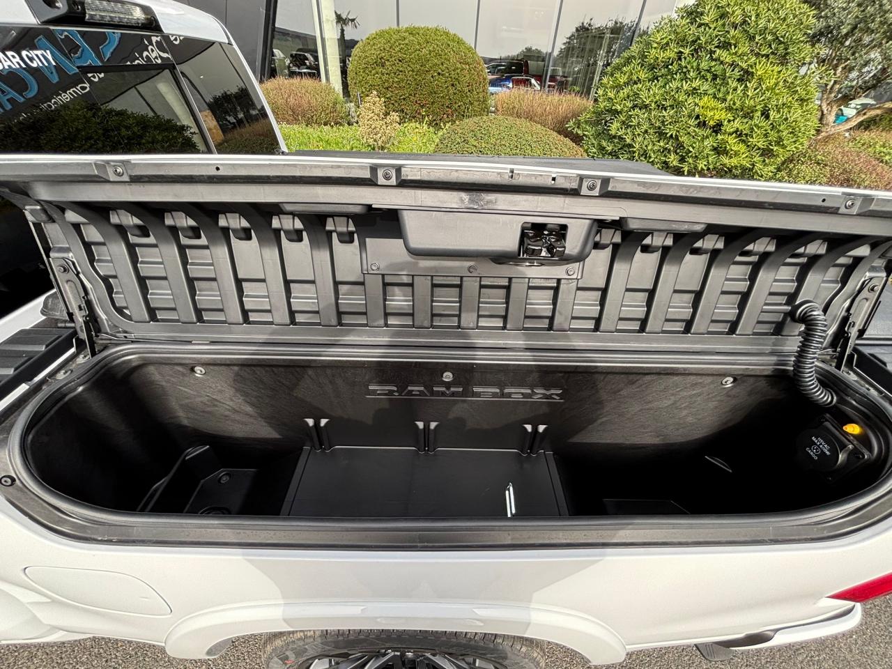 DODGE RAM 1500 CREW LIMITED NIGHT EDITION AIR RAMBOX