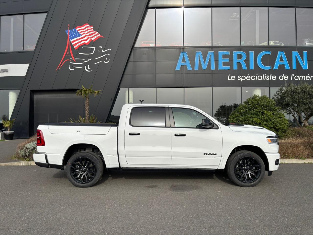DODGE RAM 1500 CREW LIMITED NIGHT EDITION AIR RAMBOX