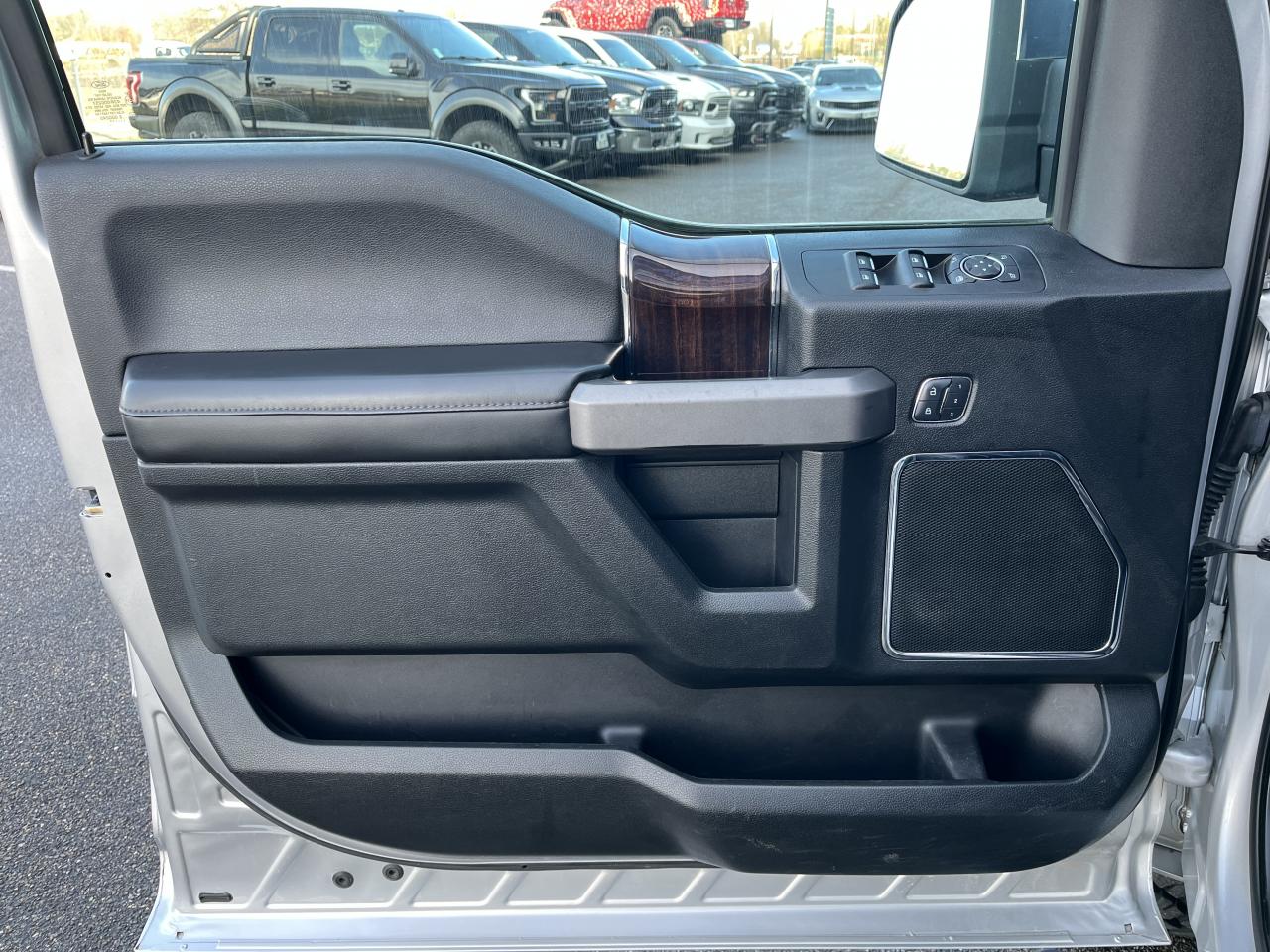 FORD F150 SUPERCREW PLATINUM V6 3.5L REHAUSSE