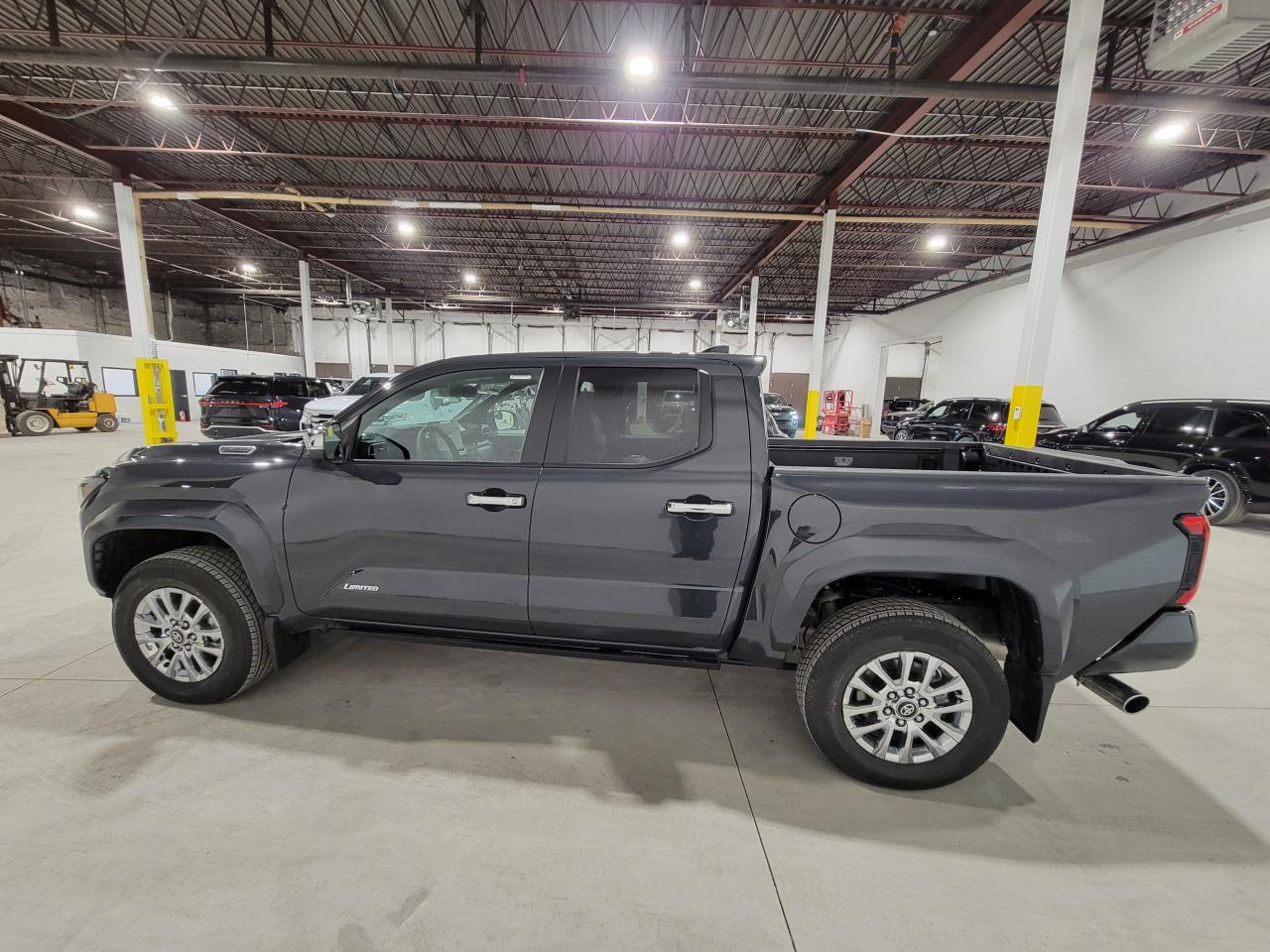 TOYOTA TACOMA LIMITED I-FORCE MAX 2.4L 4-Cyl. Turbo Hybrid - 5ft bed