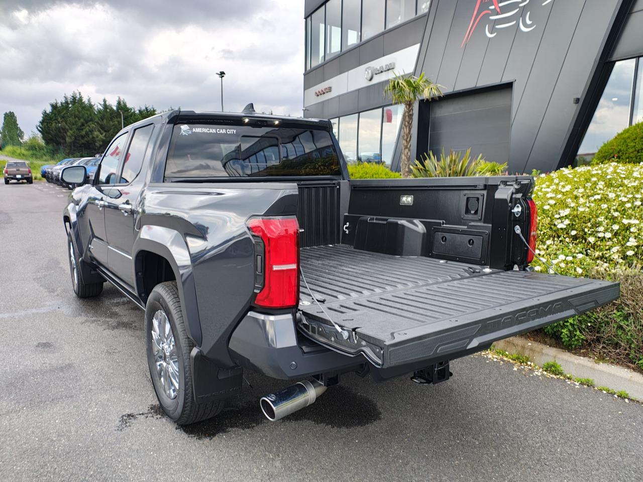 TOYOTA TACOMA LIMITED I-FORCE MAX 2.4L 4-Cyl. Turbo Hybrid - 5ft bed