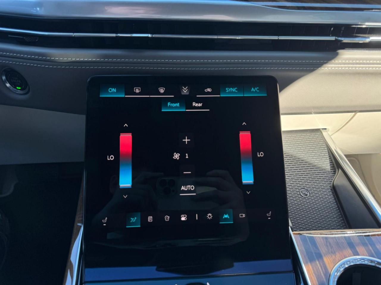 CADILLAC ESCALADE ESV Platinum Luxury V8 6.2L