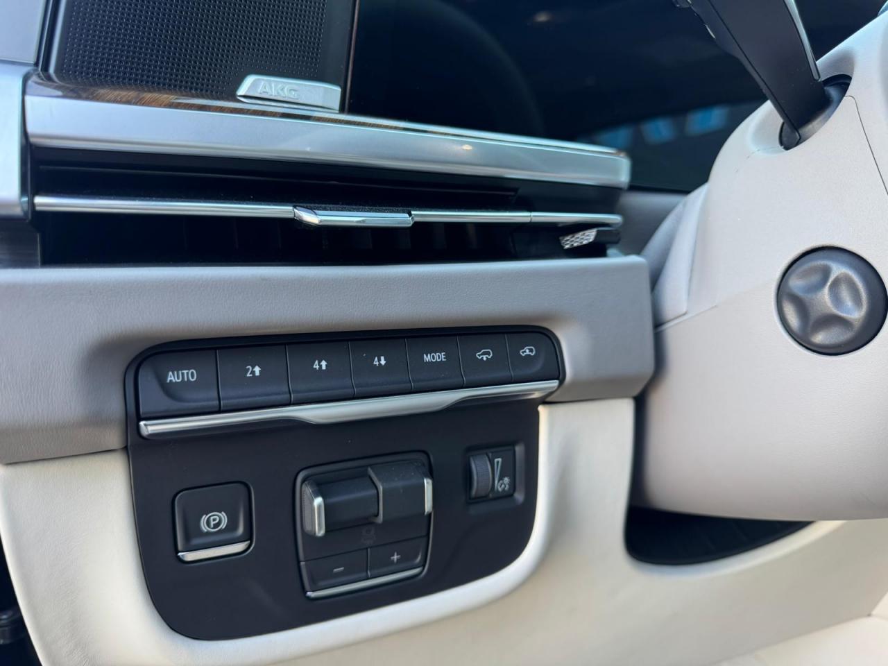 CADILLAC ESCALADE ESV Platinum Luxury V8 6.2L