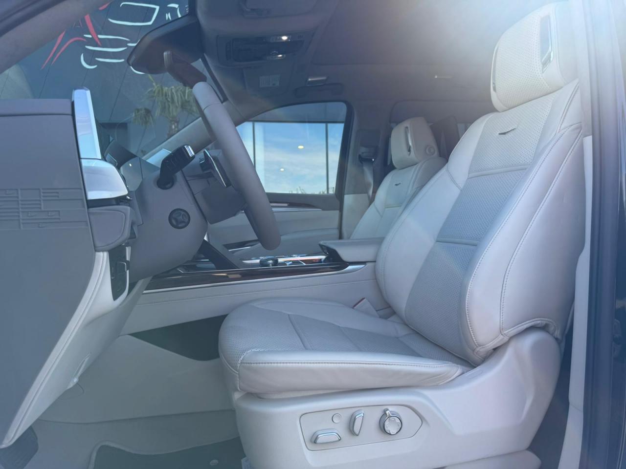 CADILLAC ESCALADE ESV Platinum Luxury V8 6.2L