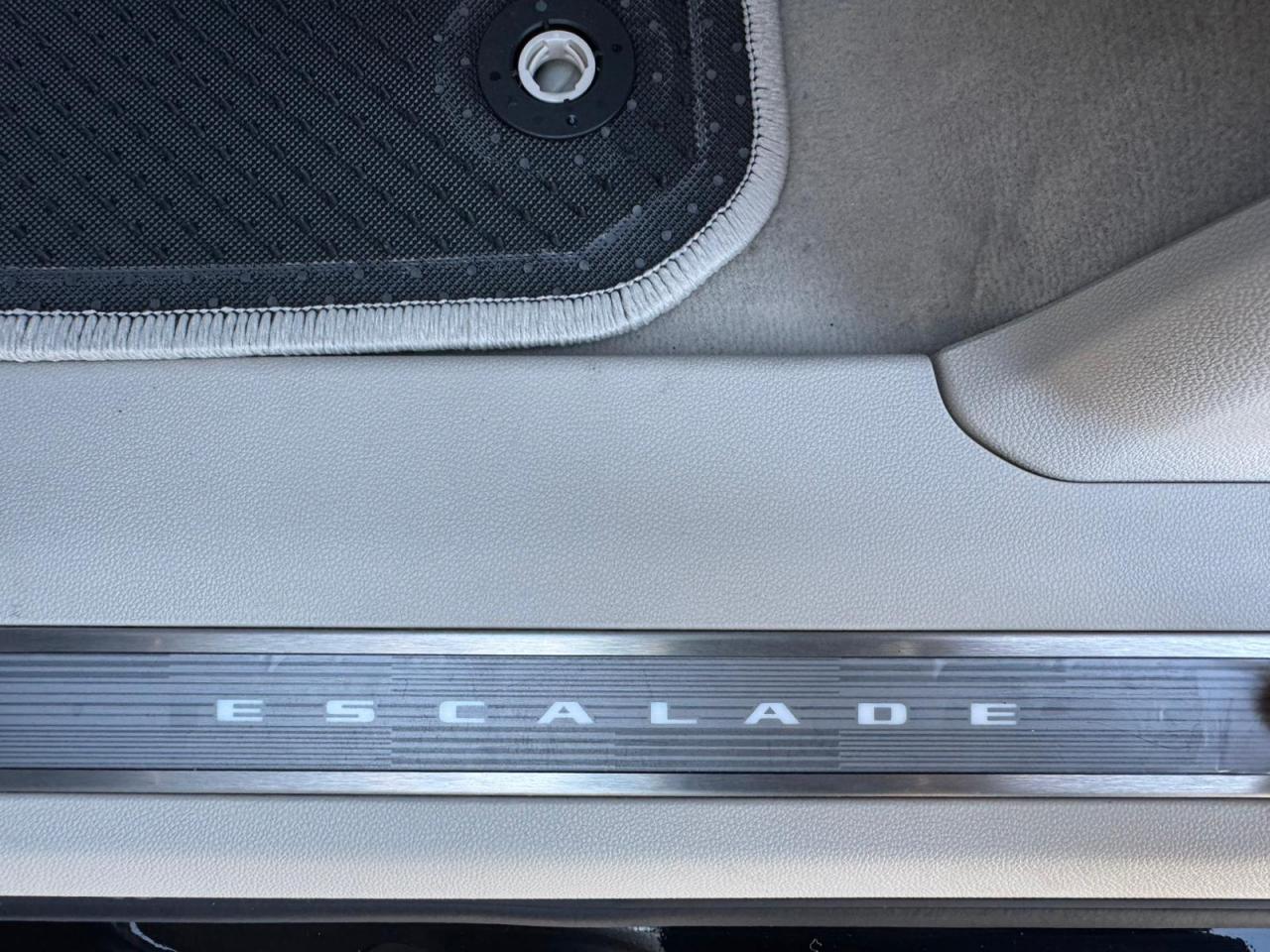 CADILLAC ESCALADE ESV Platinum Luxury V8 6.2L
