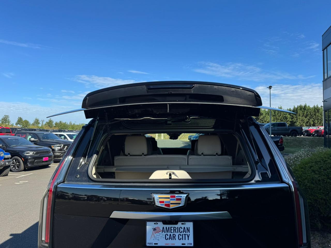 CADILLAC ESCALADE ESV Platinum Luxury V8 6.2L