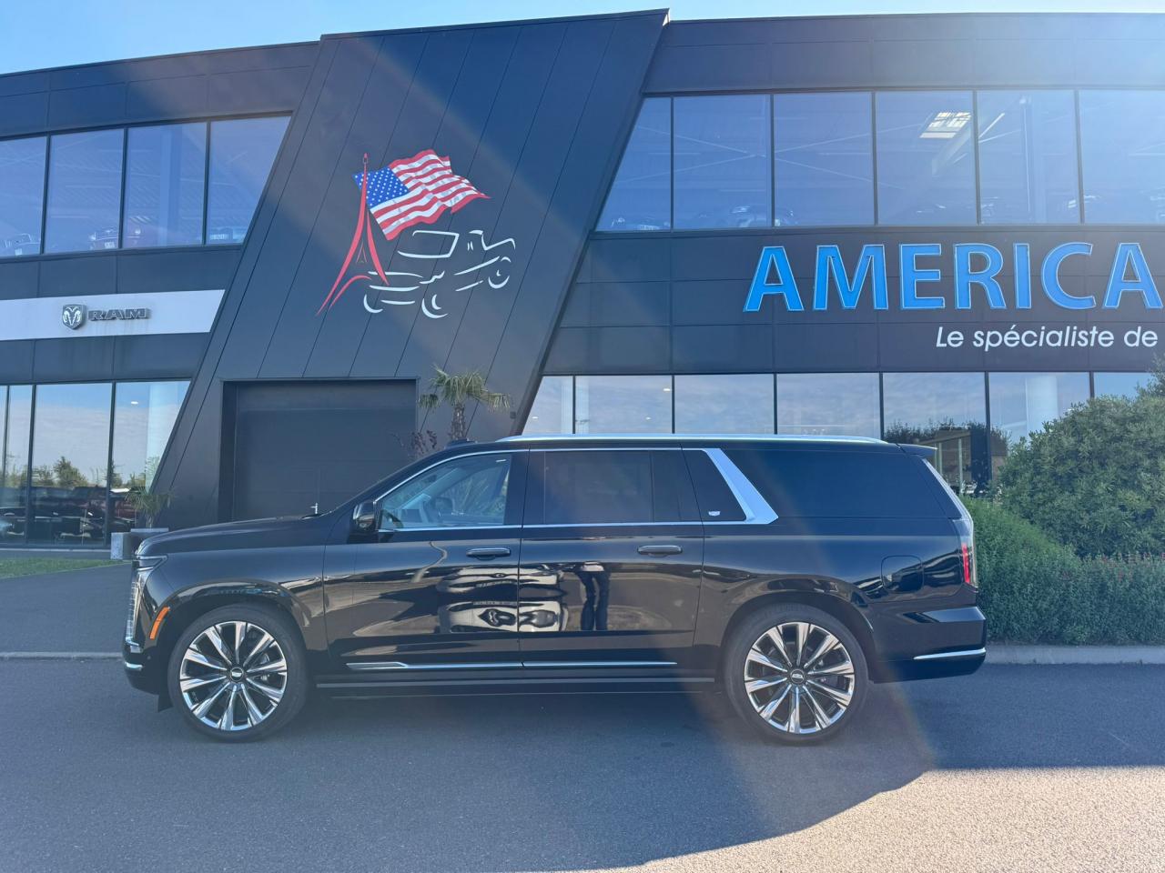 CADILLAC ESCALADE ESV Platinum Luxury V8 6.2L