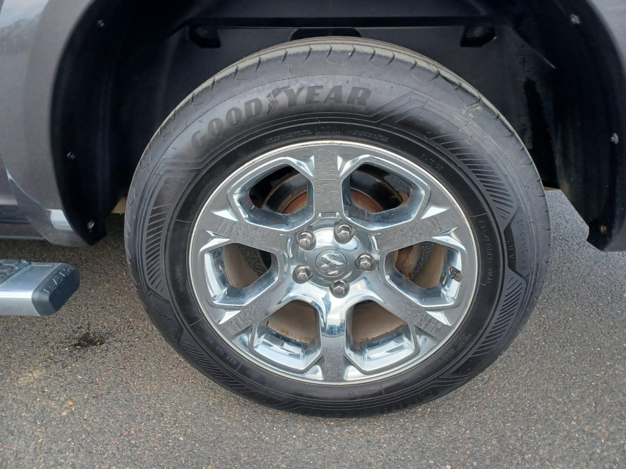 DODGE RAM 1500 CREW LARAMIE AIR V8 5.7L HEMI 395hp - GPL