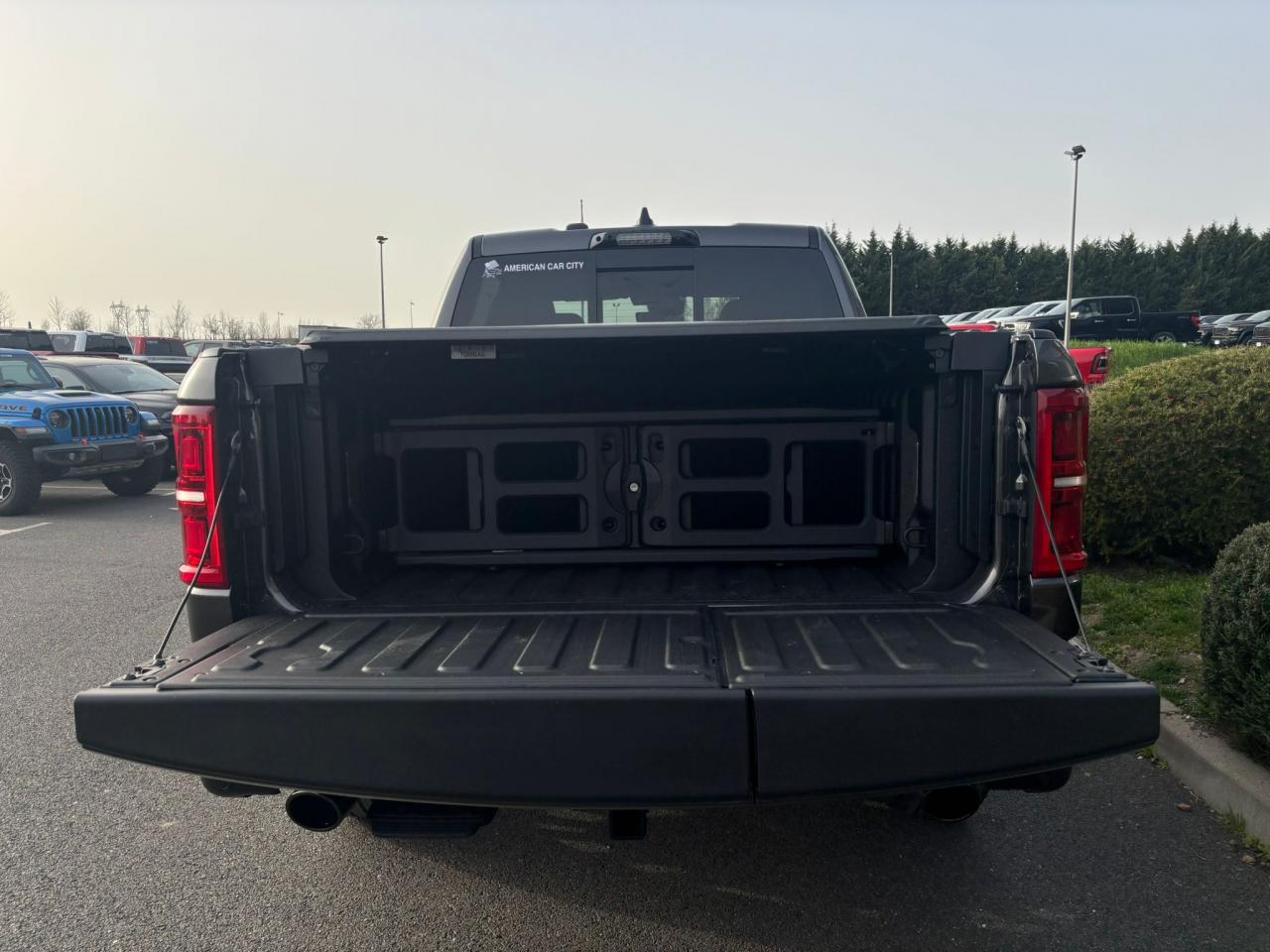 DODGE RAM 1500 CREW LIMITED NIGHT EDITION RAMBOX HAYON MULTI