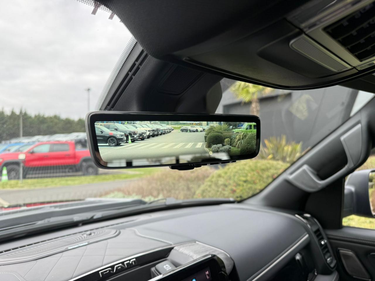 DODGE RAM 1500 CREW LIMITED NIGHT EDITION RAMBOX