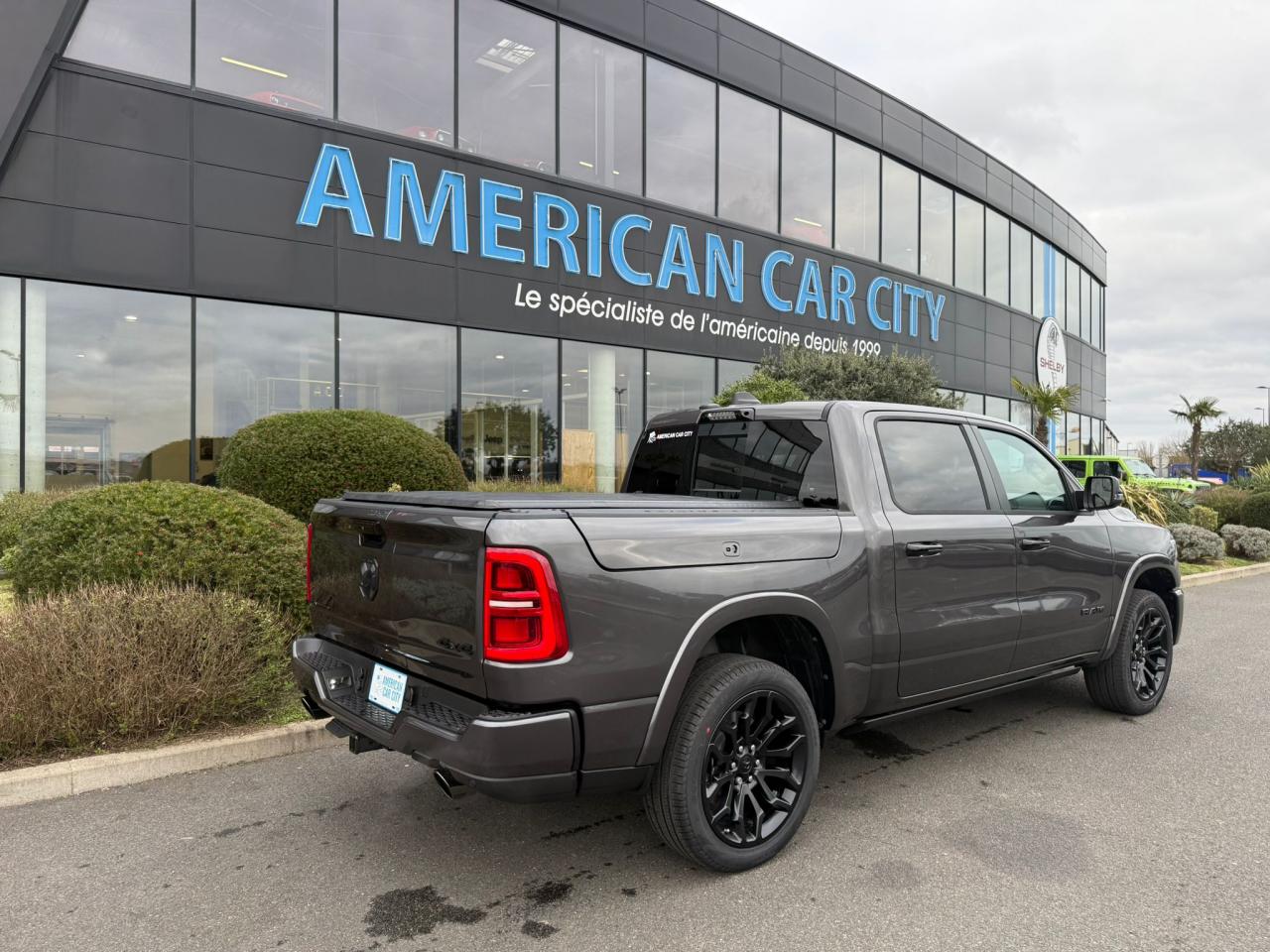 DODGE RAM 1500 CREW LIMITED NIGHT EDITION RAMBOX