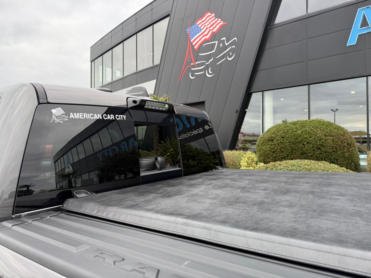 DODGE RAM 1500 CREW LIMITED NIGHT EDITION RAMBOX