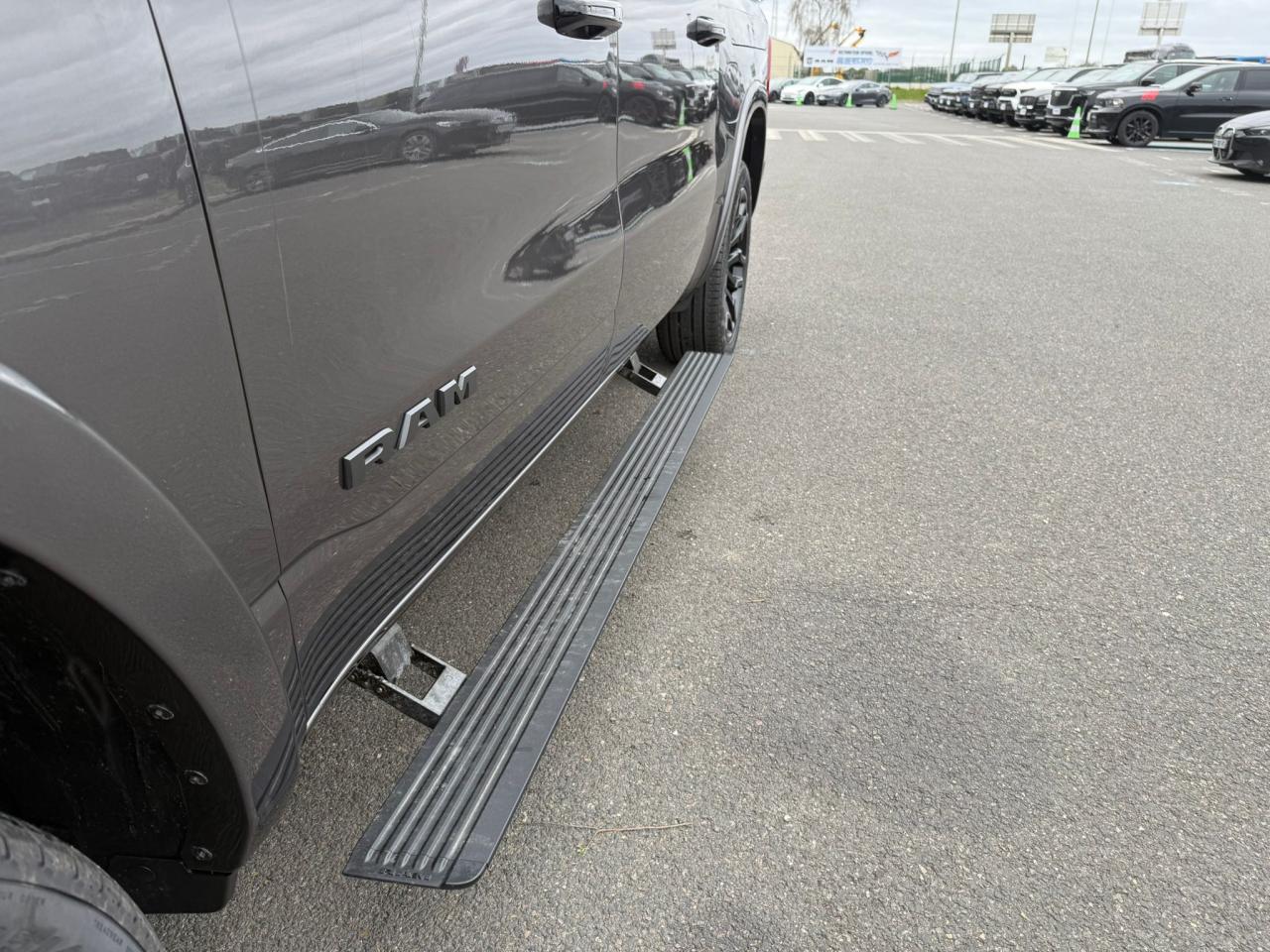 DODGE RAM 1500 CREW LIMITED NIGHT EDITION RAMBOX