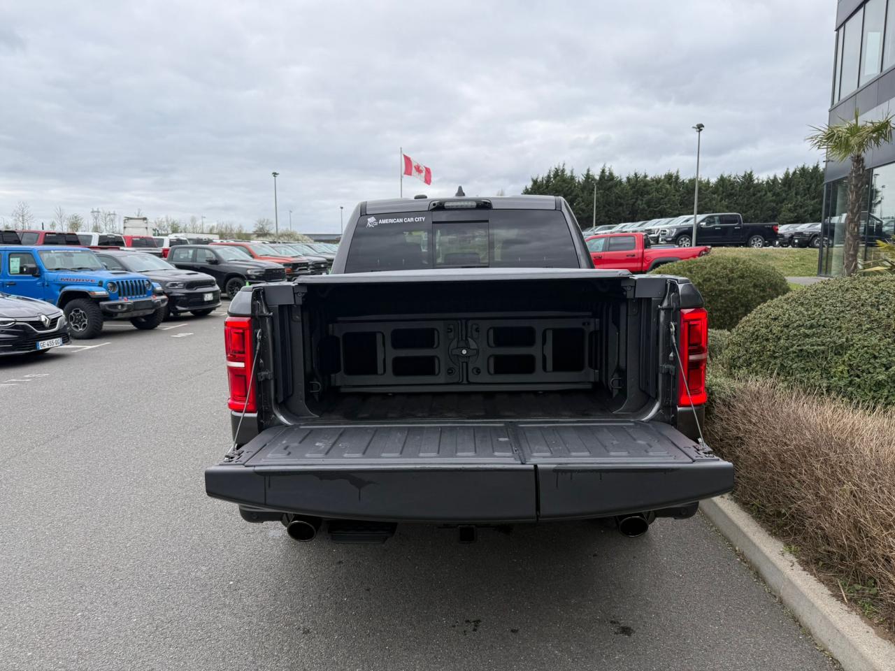 DODGE RAM 1500 CREW LIMITED NIGHT EDITION RAMBOX