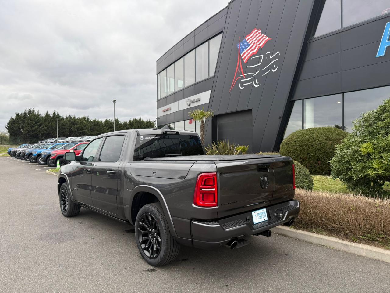 DODGE RAM 1500 CREW LIMITED NIGHT EDITION RAMBOX