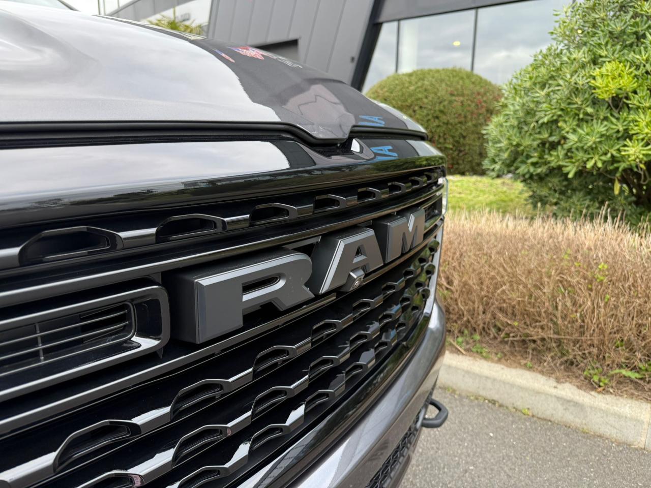 DODGE RAM 1500 CREW LIMITED NIGHT EDITION RAMBOX