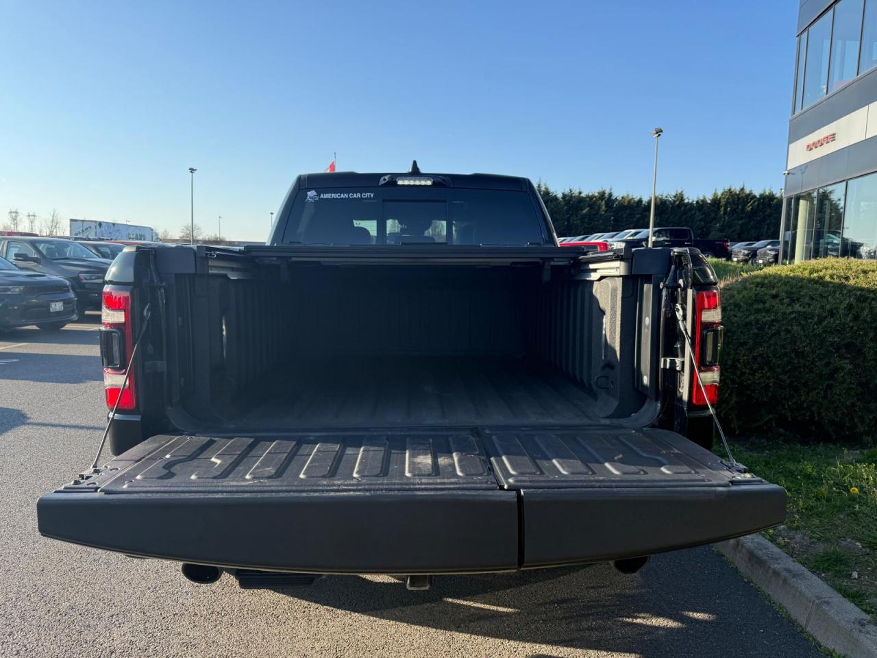 DODGE RAM 1500 LIMITED NIGHT EDTION RAMBOX HAYON MULTI