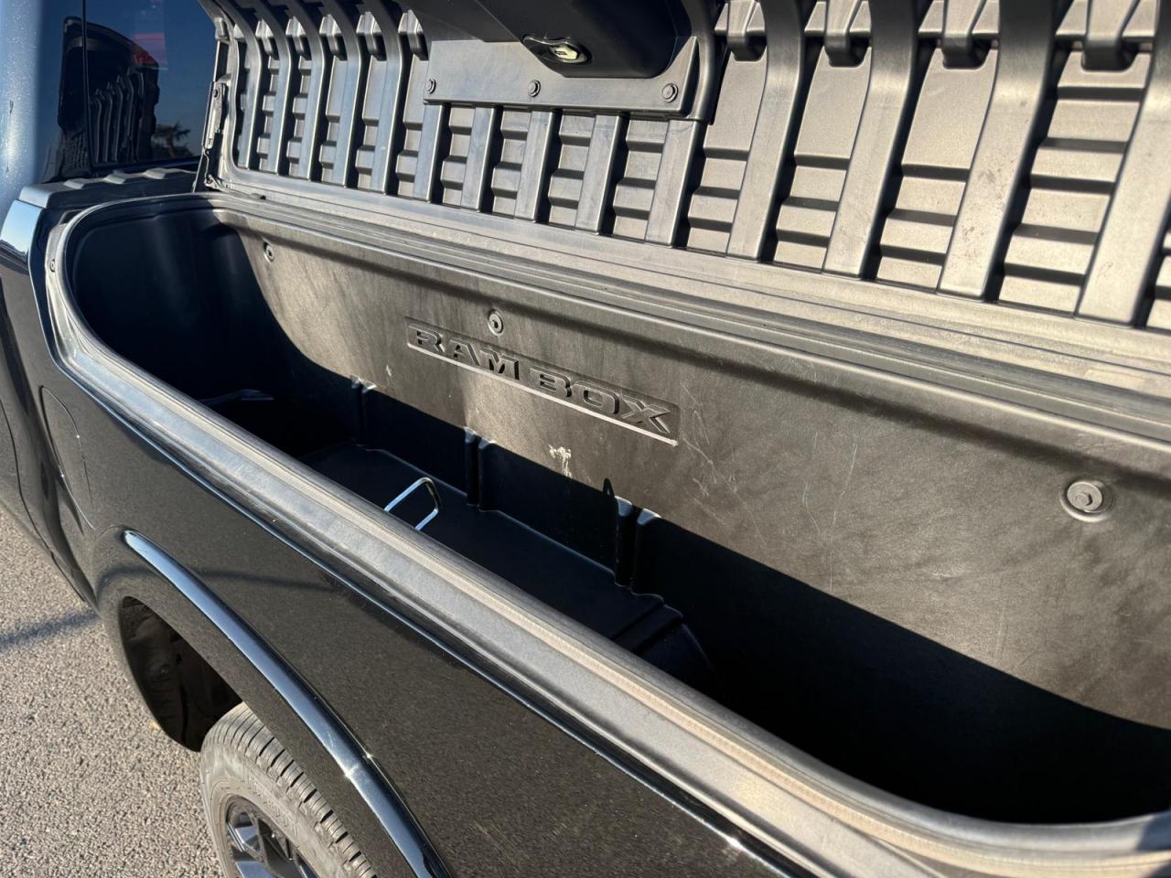 DODGE RAM 1500 LIMITED NIGHT EDTION RAMBOX HAYON MULTI