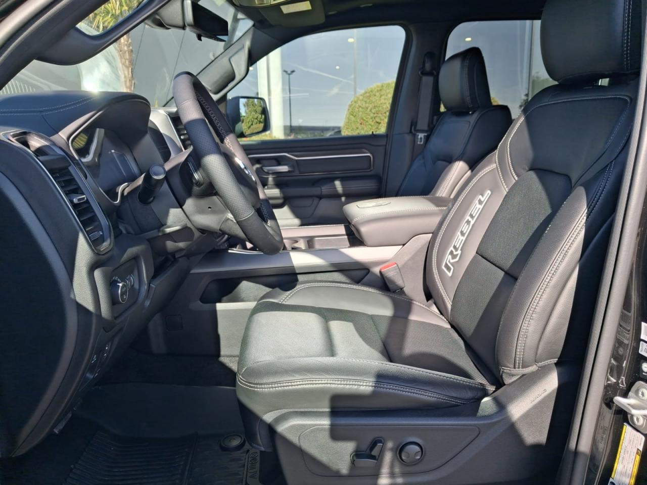 DODGE RAM 1500 CREW CAB REBEL AIR