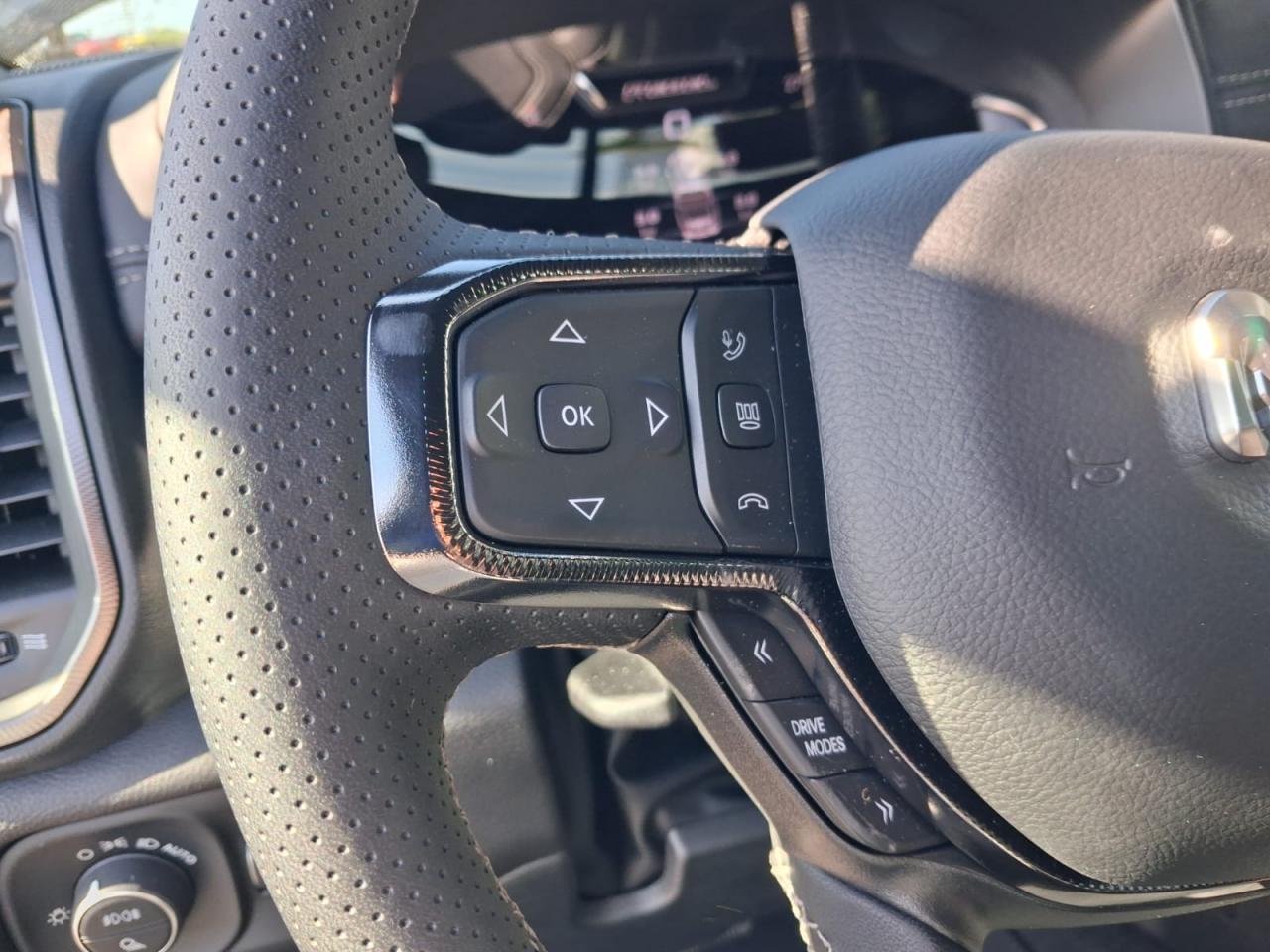 DODGE RAM 1500 CREW CAB REBEL AIR