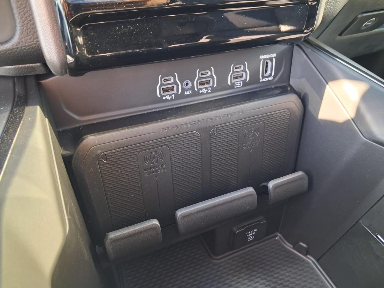 DODGE RAM 1500 CREW CAB REBEL AIR