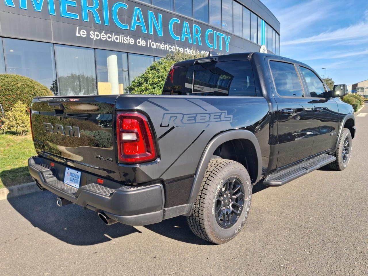 DODGE RAM 1500 CREW CAB REBEL AIR