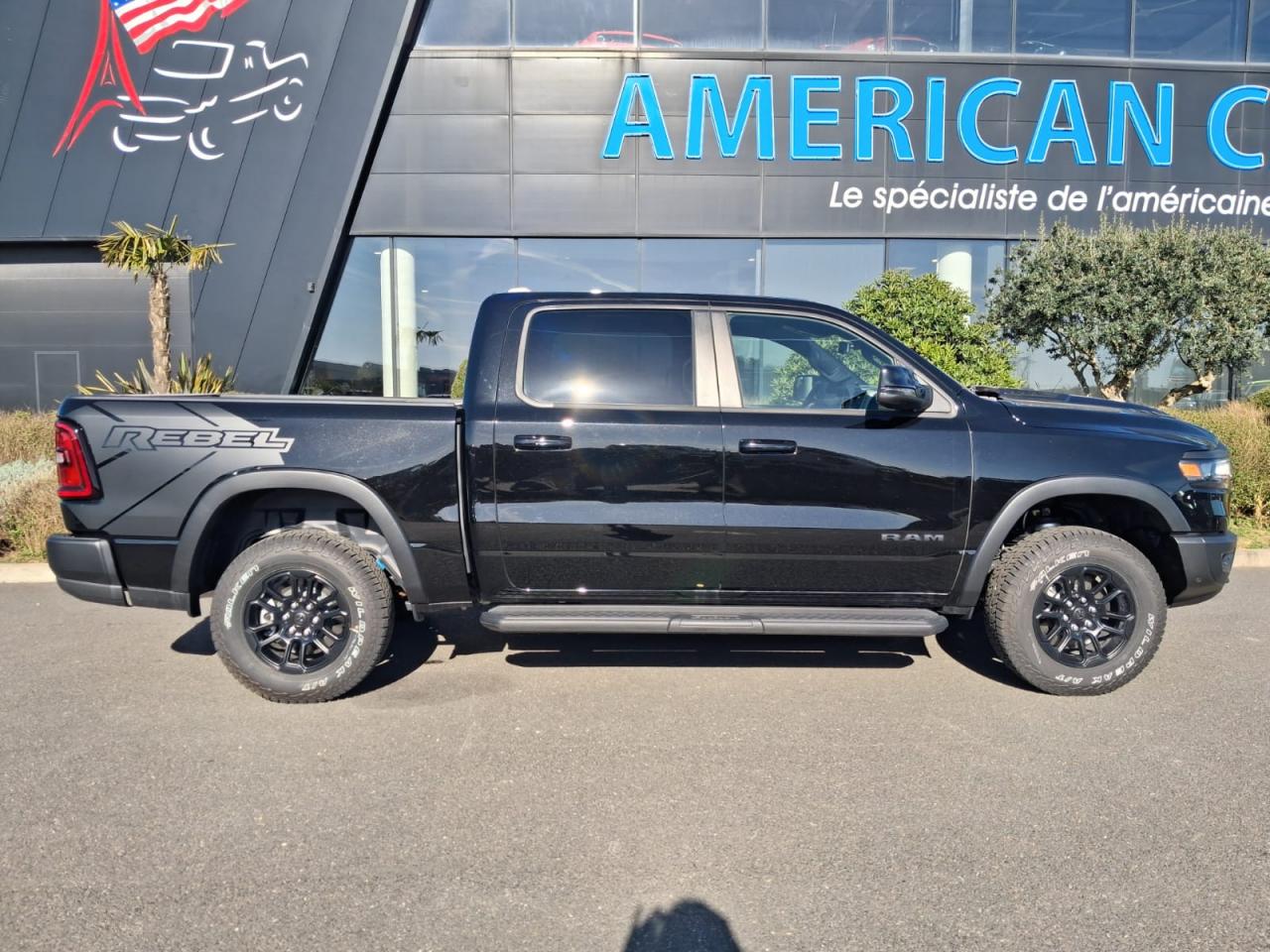 DODGE RAM 1500 CREW CAB REBEL AIR