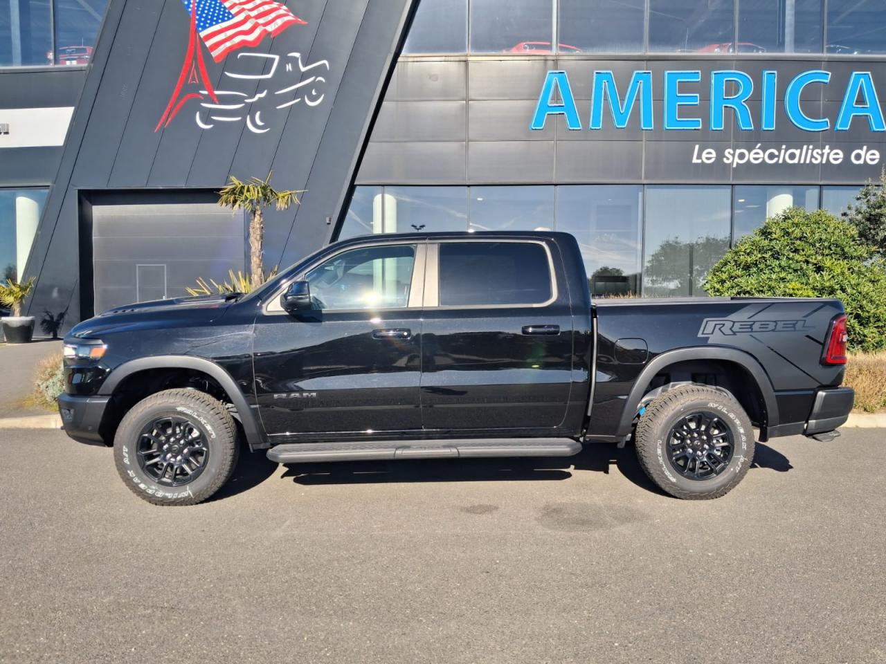 DODGE RAM 1500 CREW CAB REBEL AIR