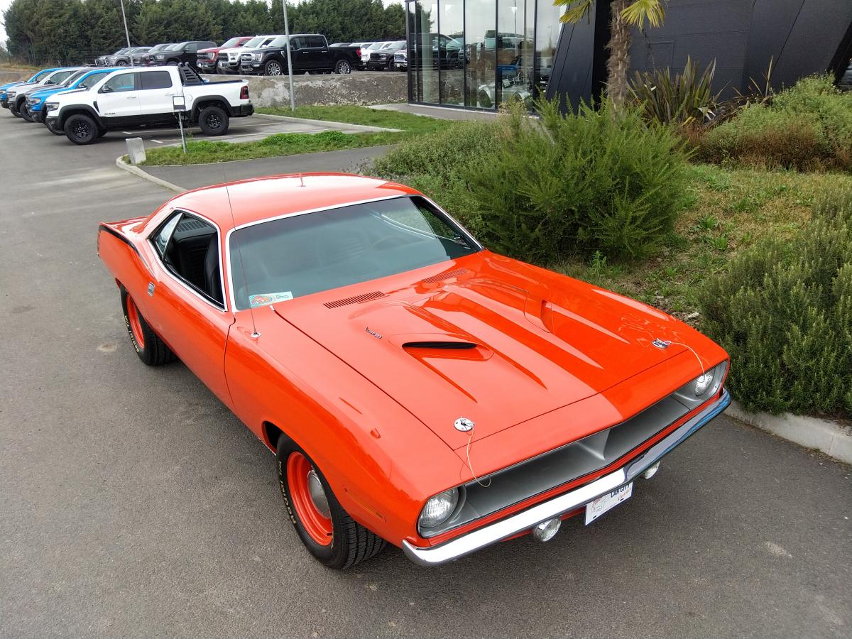 PLYMOUTH CUDA \'383 MATCHING PISTOL GRIP RESTOREE