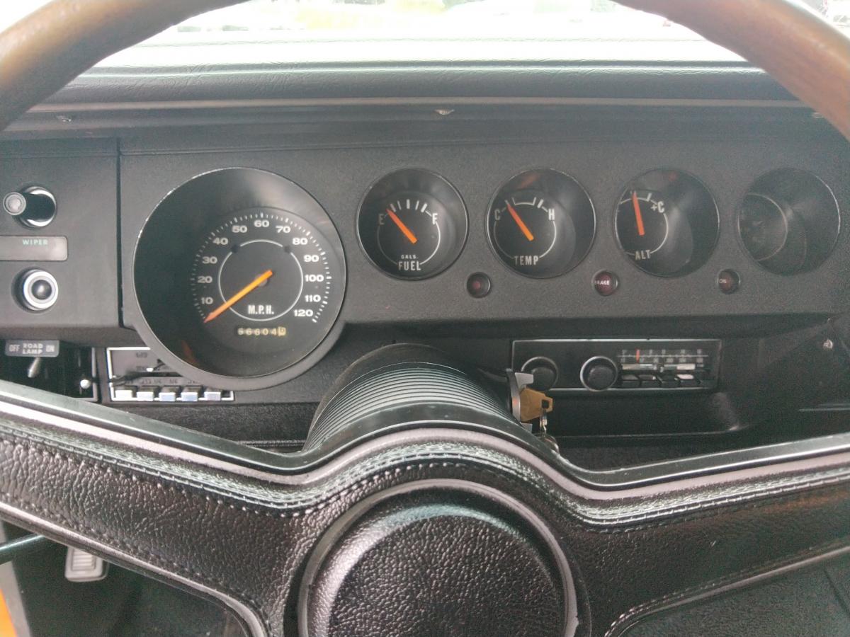 PLYMOUTH CUDA \'383 MATCHING PISTOL GRIP RESTOREE