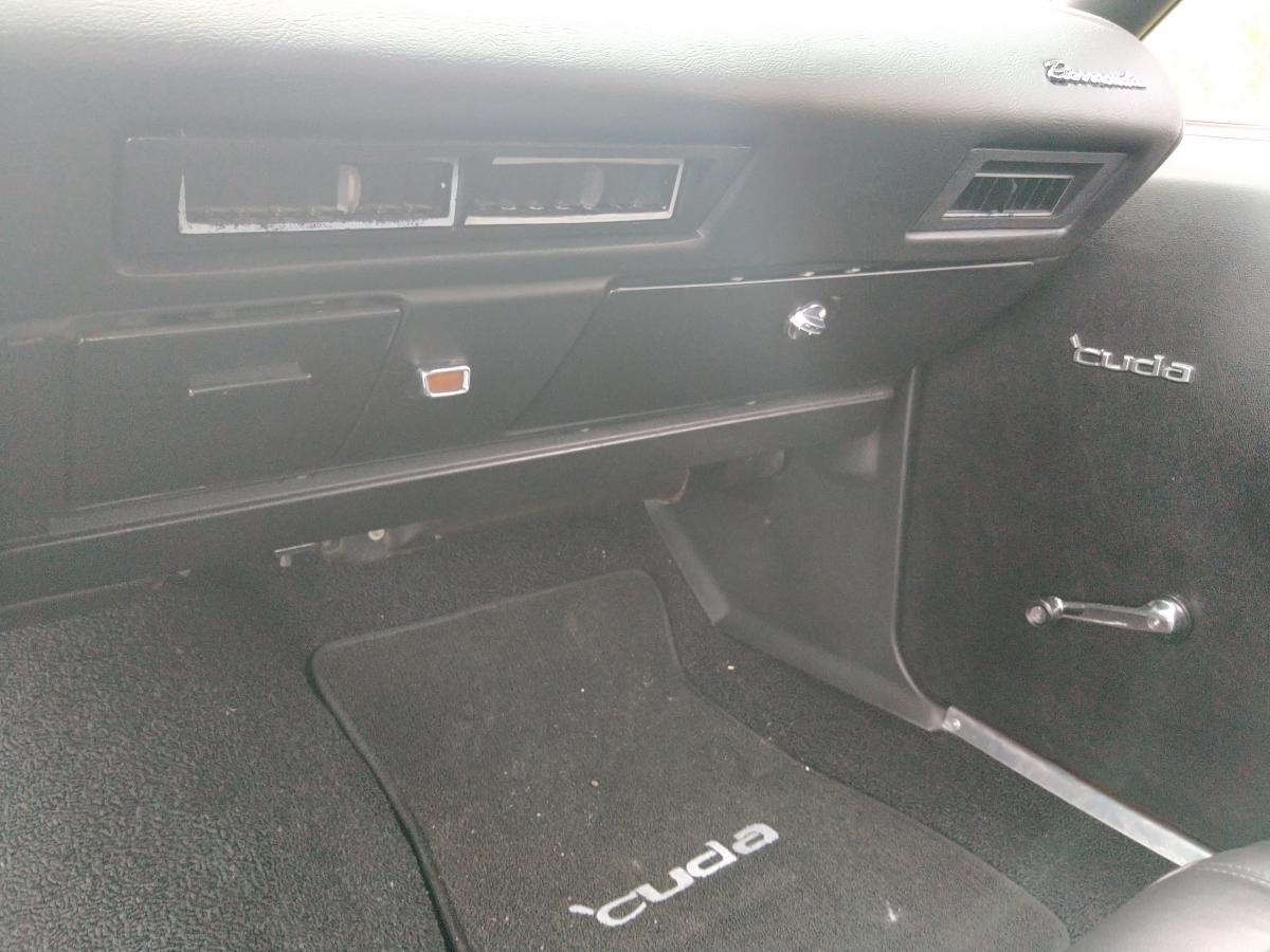 PLYMOUTH CUDA \'383 MATCHING PISTOL GRIP RESTOREE