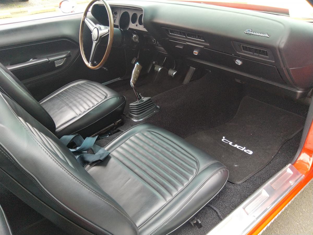 PLYMOUTH CUDA \'383 MATCHING PISTOL GRIP RESTOREE