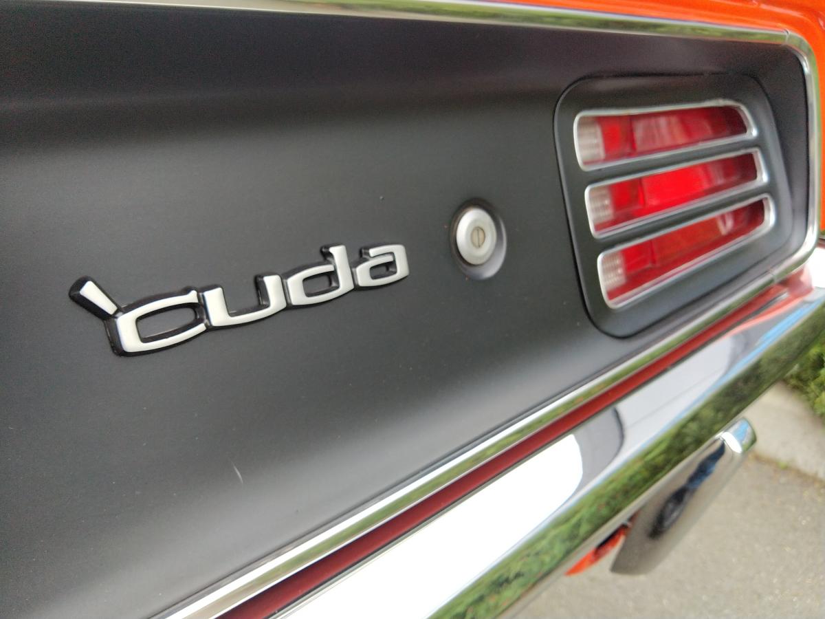 PLYMOUTH CUDA \'383 MATCHING PISTOL GRIP RESTOREE