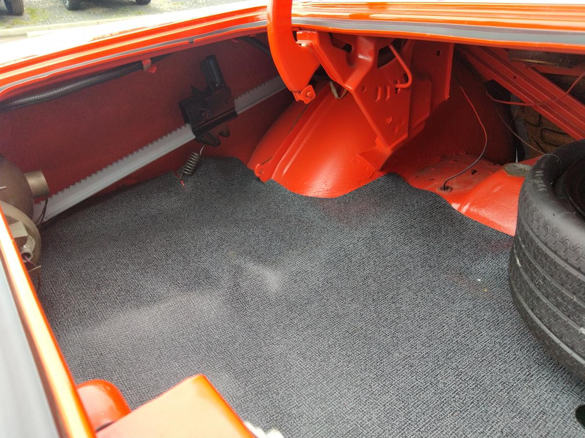 PLYMOUTH CUDA \'383 MATCHING PISTOL GRIP RESTOREE