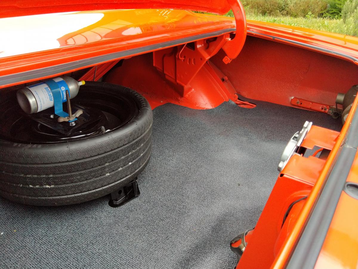 PLYMOUTH CUDA \'383 MATCHING PISTOL GRIP RESTOREE