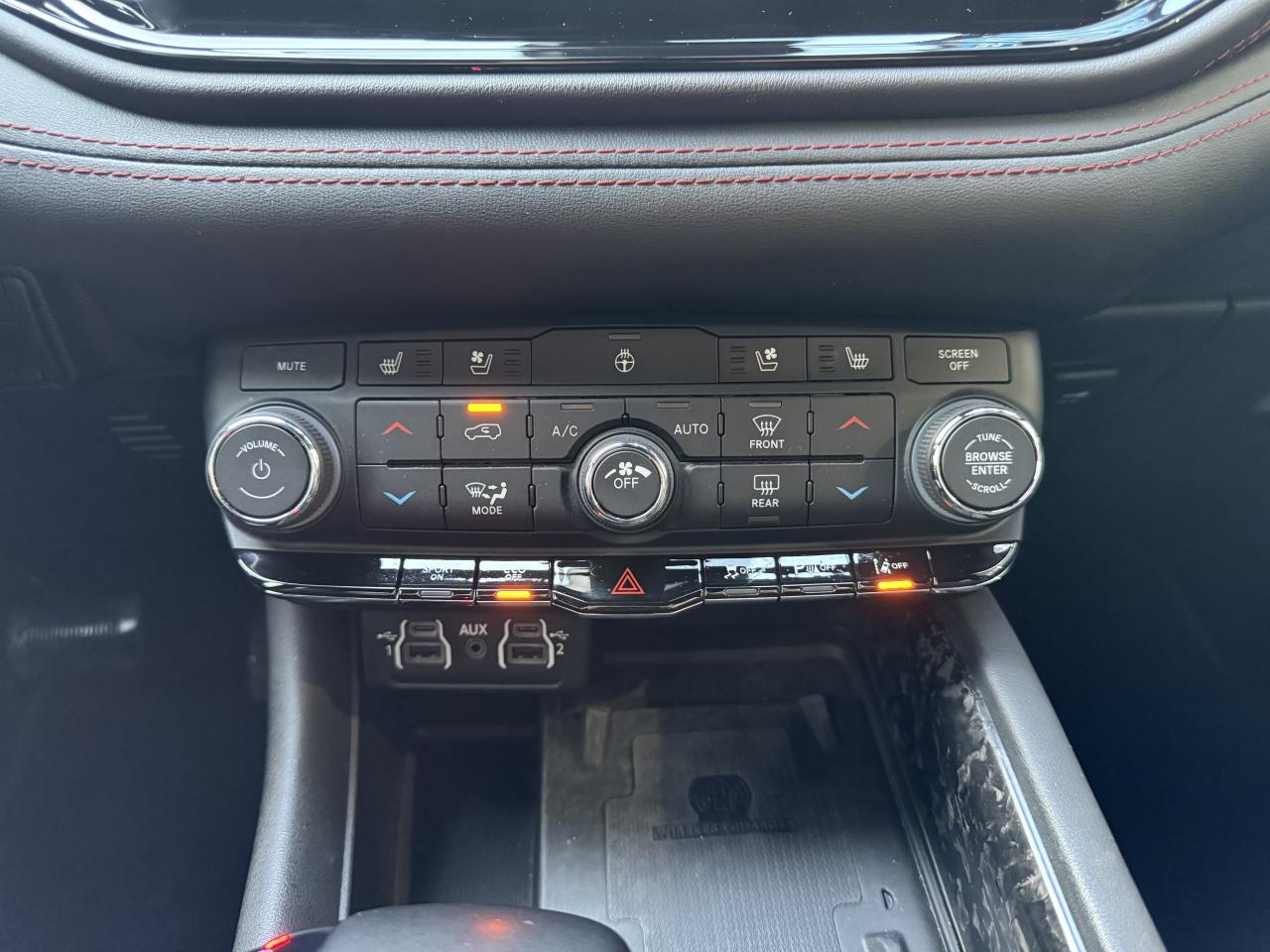 DODGE DURANGO 5.7L RT PREMIUM - PAS DE MALUS