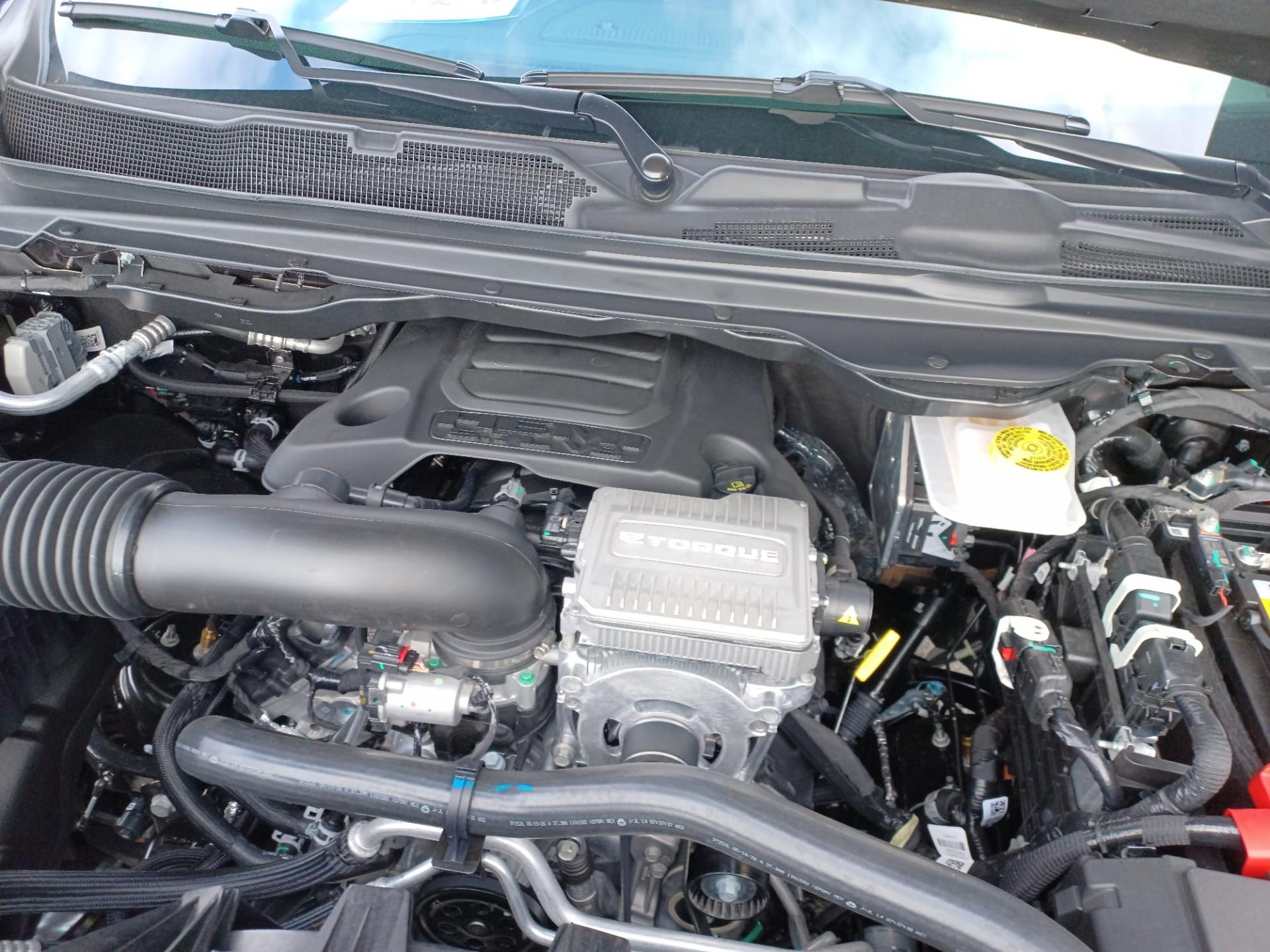 DODGE RAM 1500 CREW LIMITED V8 5.7L HEMI HAYON MULTI