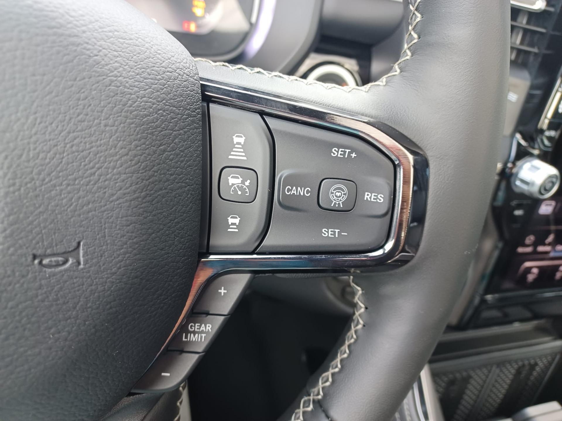 DODGE RAM 1500 CREW LIMITED V8 5.7L HEMI HAYON MULTI