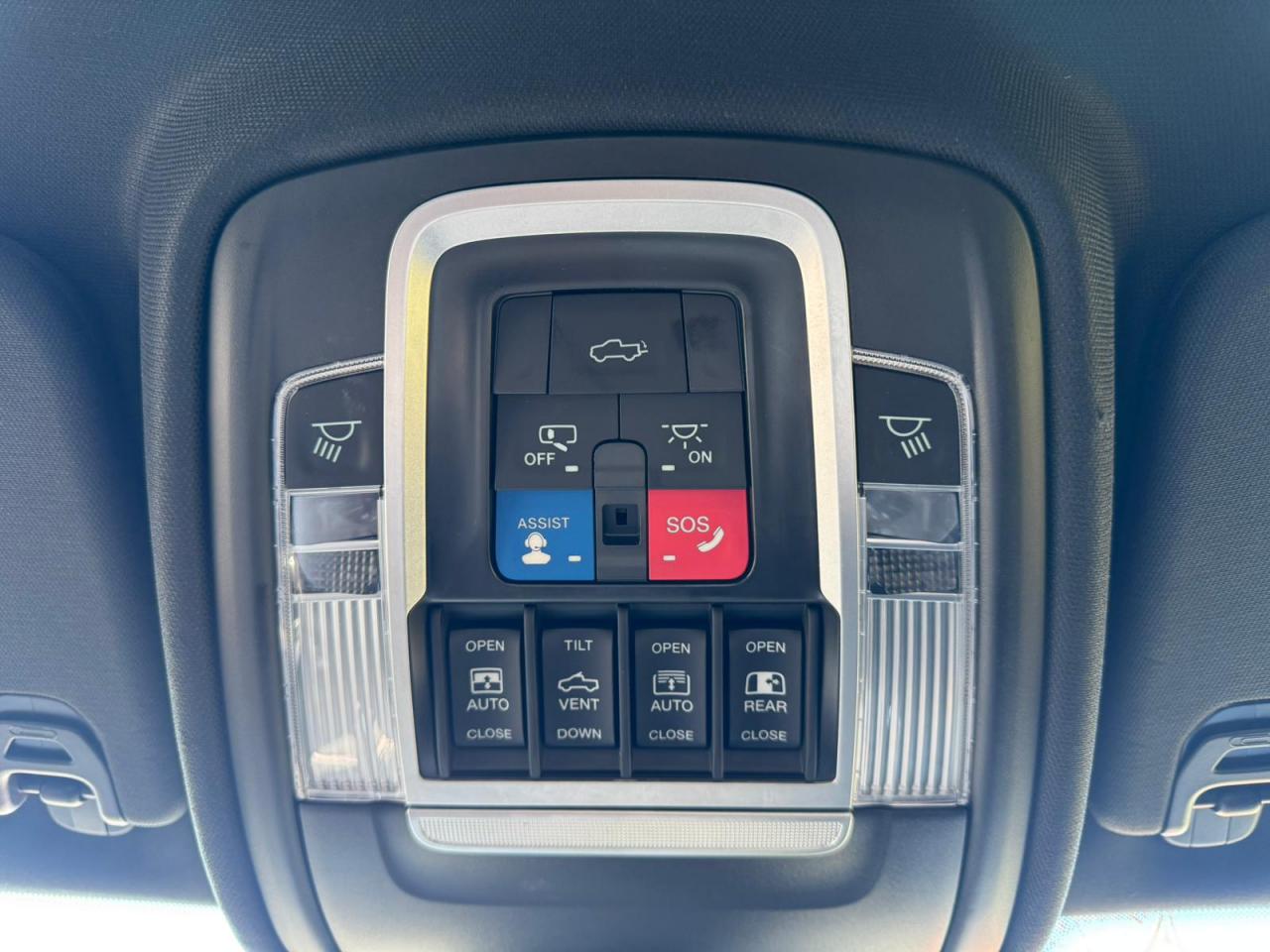 DODGE RAM 1500 CREW CAB TRX 6.2L V8