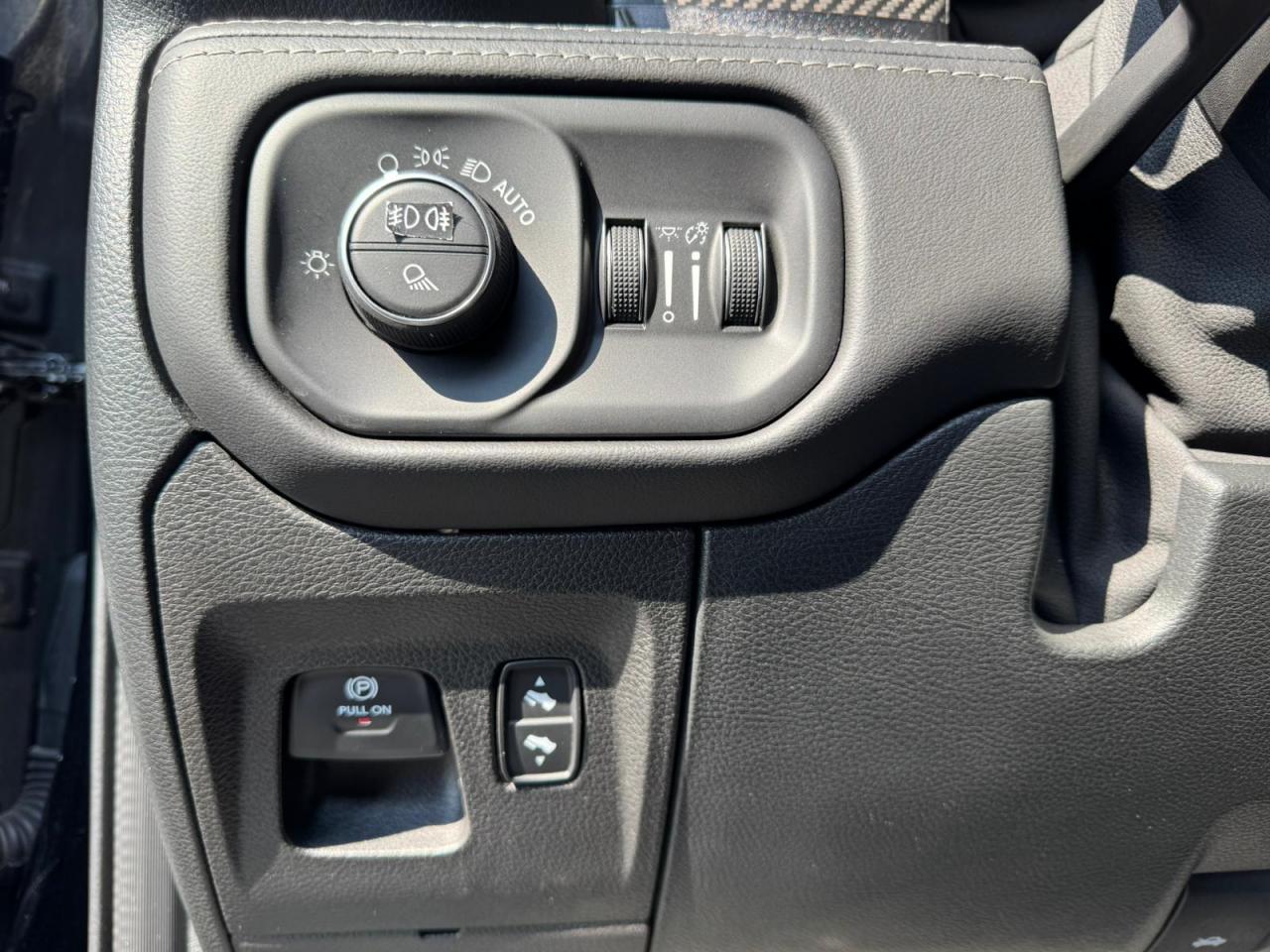 DODGE RAM 1500 CREW CAB TRX 6.2L V8