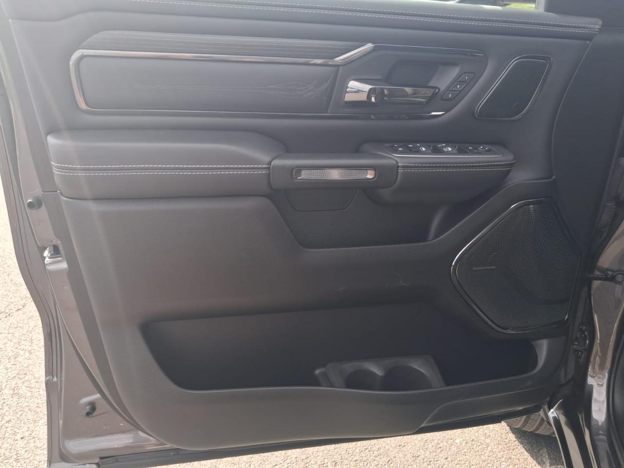 DODGE RAM 1500 CREW LIMITED NIGHT EDITION RAMBOX